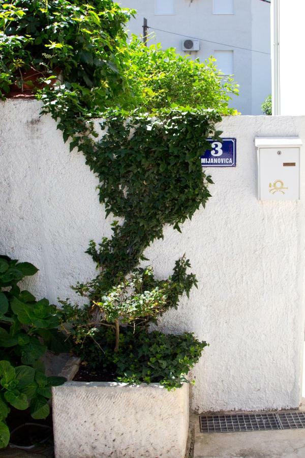 Apartman Topic Daire Kastela Dış mekan fotoğraf