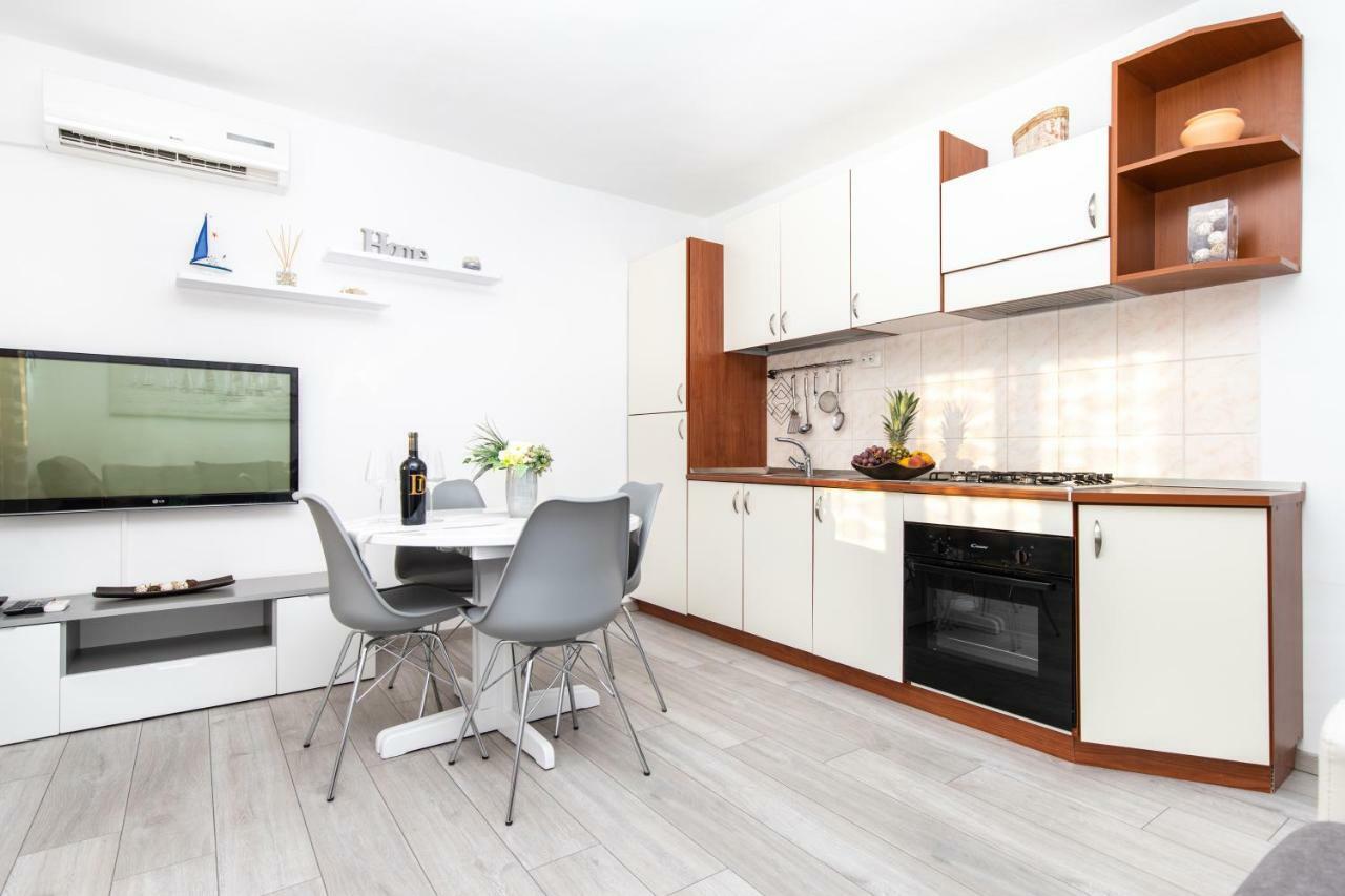 Apartman Topic Daire Kastela Dış mekan fotoğraf