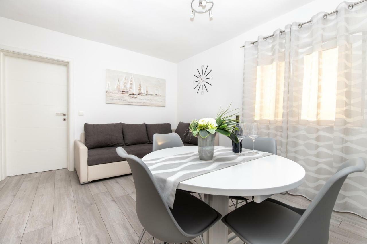 Apartman Topic Daire Kastela Dış mekan fotoğraf